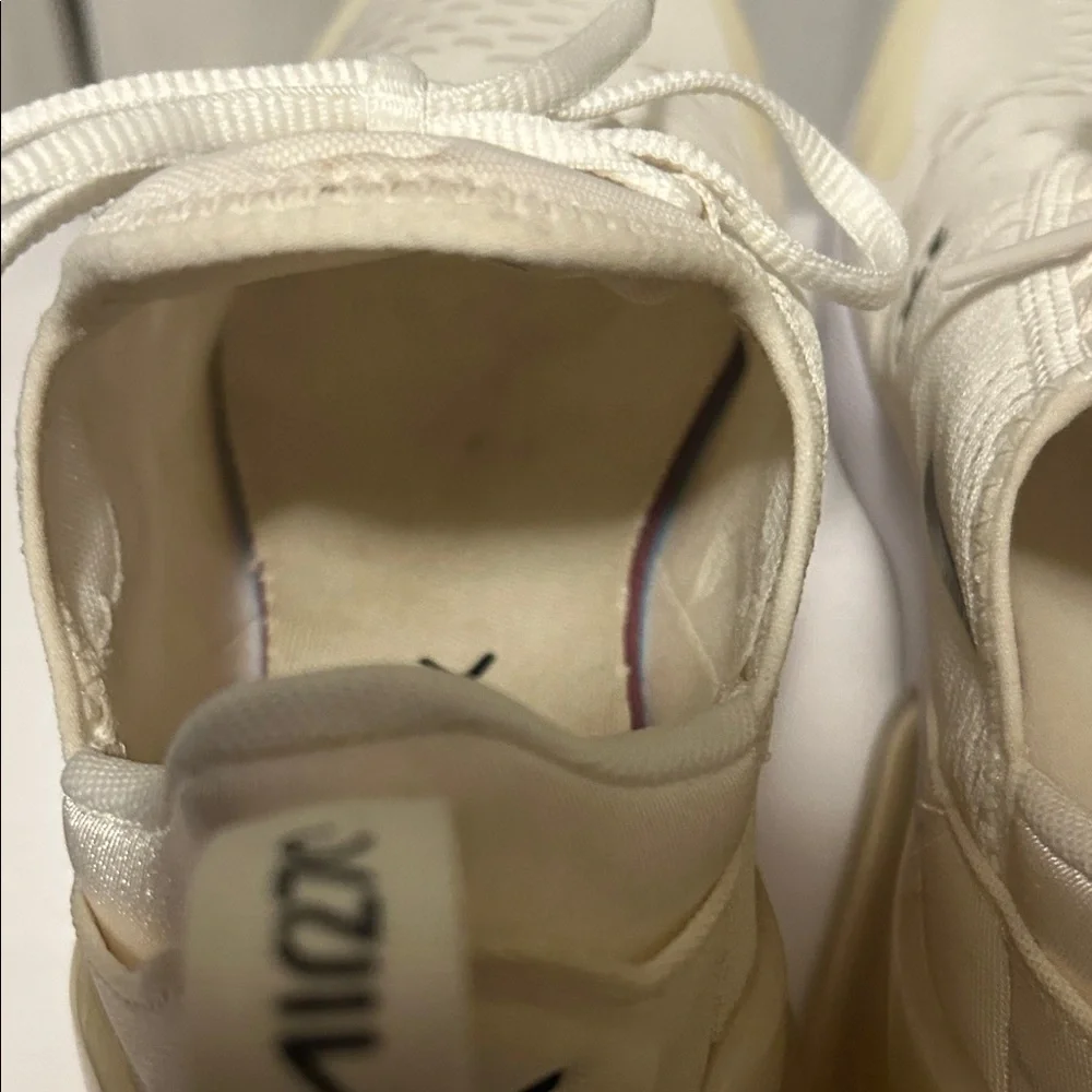 Nike Air 27C White Sneaker. Size 10. Excellent preowned condition.
